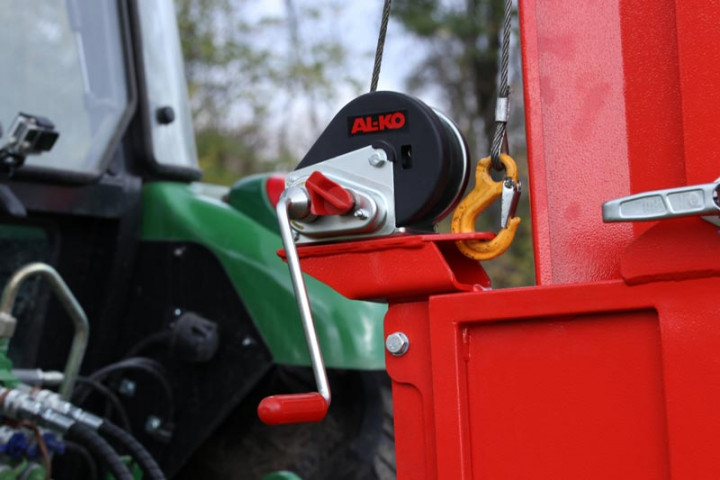 Koupit Štěpkovač za traktor s dopravníkem ARPAL  AM-200TR-K