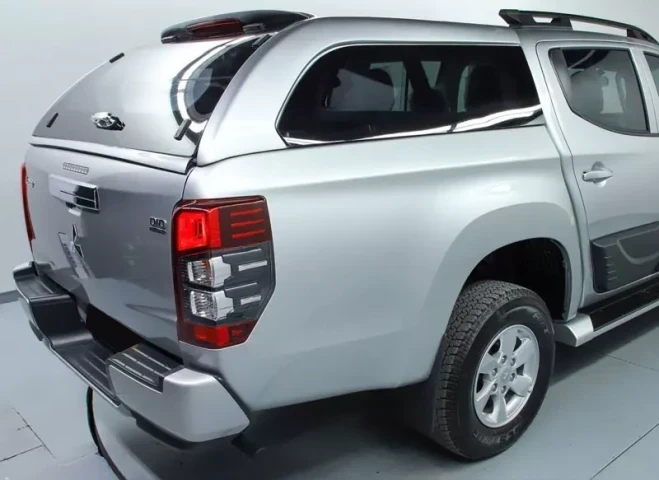 Koupit Hardtop on Mitsubishi L200 2015-2021 Fixed Window Canopy