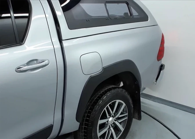 Koupit Hardtop on Toyota Hilux Sliding Glass Cab 2015+